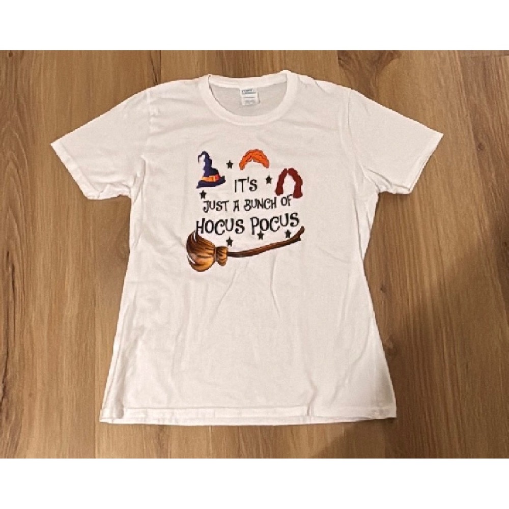 Port & Company Hocus Pocus Graphic Tee White Halloween Short Sleeve Shirt Small